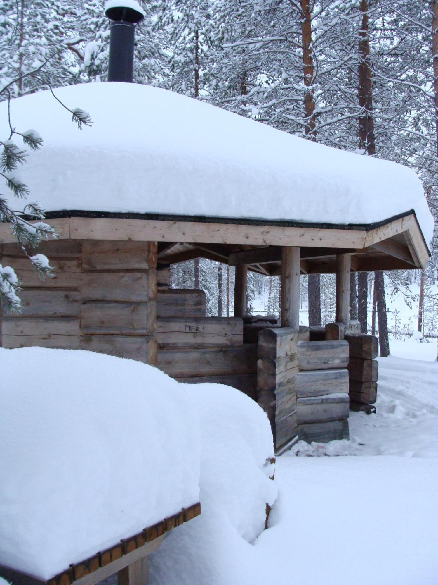 Sallainen Panvillage Bagian luar foto